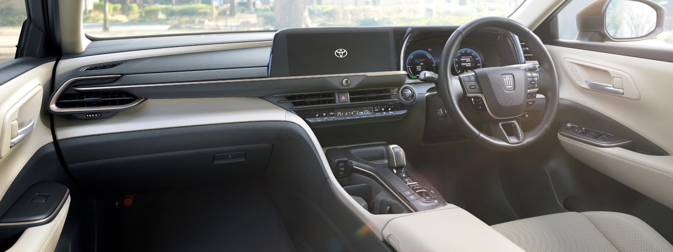 CROSSOVER G“Leather Package”（2.5Lハイブリッド車）