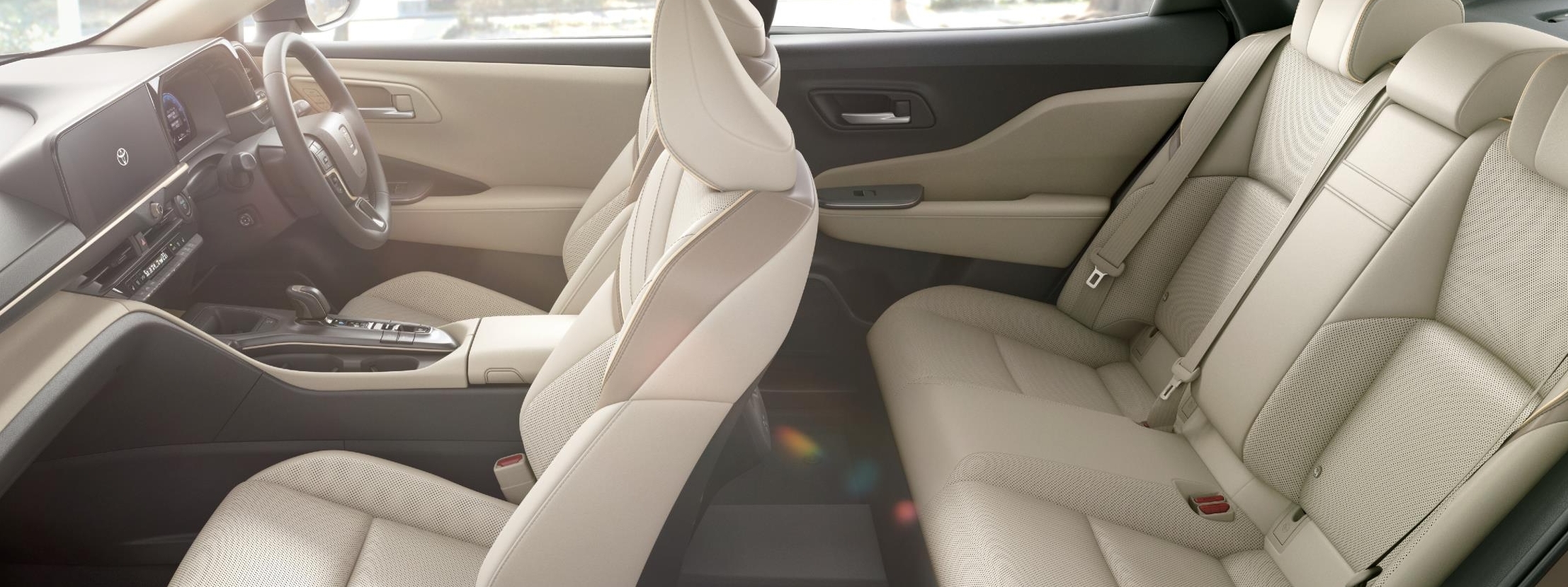 CROSSOVER G“Leather Package”（2.5Lハイブリッド車）