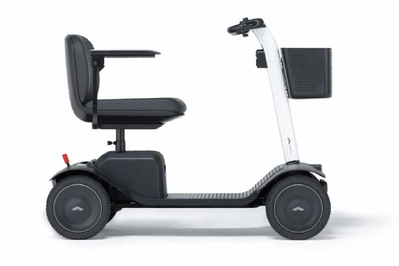 ☆年末セール☆中古美品☆WHILL Model C2 電動車いす シニアカー 白