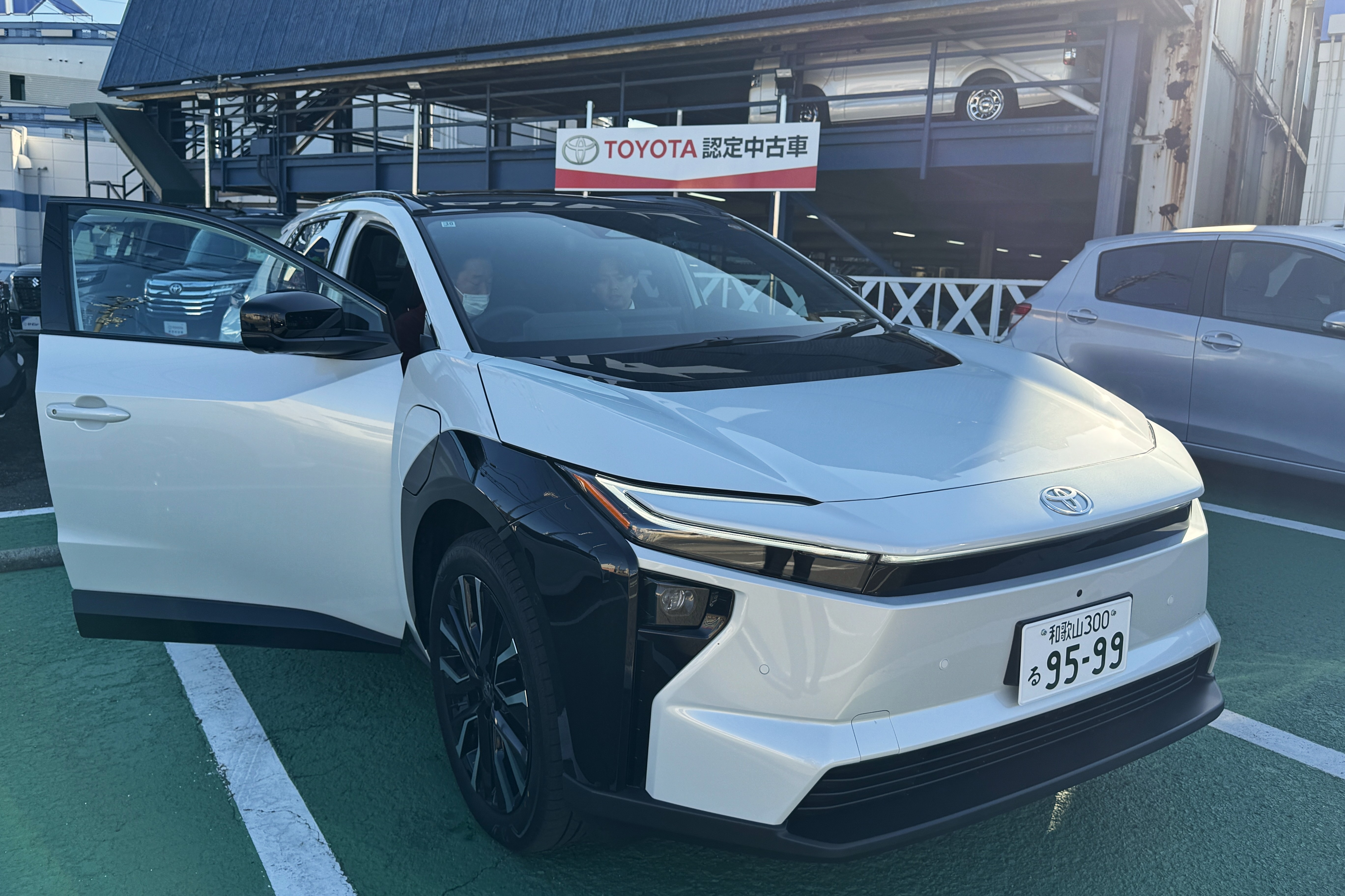 2025.11.22紀ノ川店・ｂＺ４Ｘ試乗会記事①