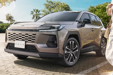 【モデル入り素材】Z（ハイブリッド）