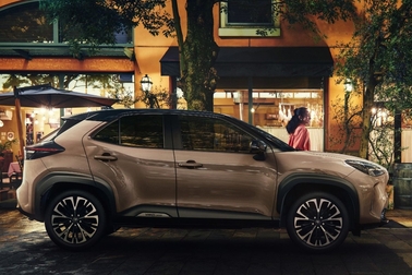 【モデル入り素材】Z（ハイブリッド・2WD）