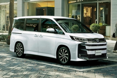 【モデル入り素材】S-Z（2WD・7人乗り）